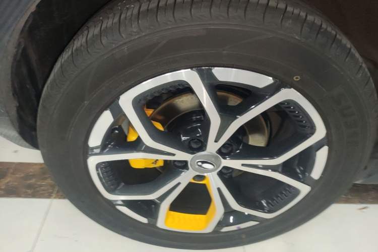 Used ORA Good Cat GT 2025 Model, Mulan Edition, 430km Prestige Version Right Rear Wheel Hub