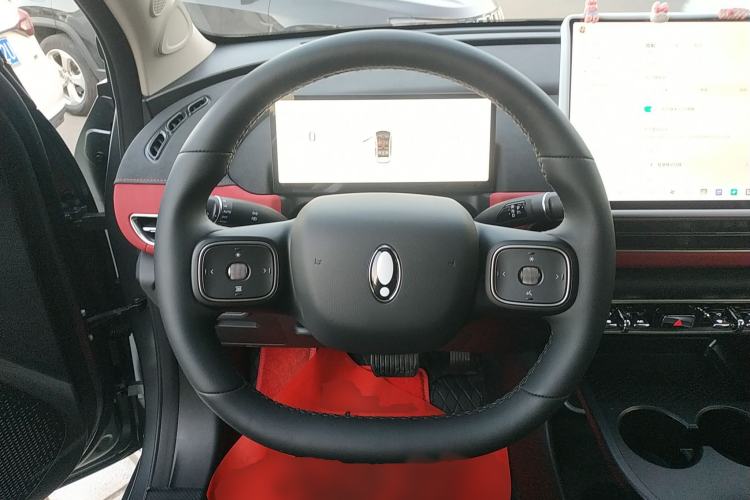 Used ORA Good Cat GT 2025 Model, Mulan Edition, 430km Luxury Version Steering Wheel