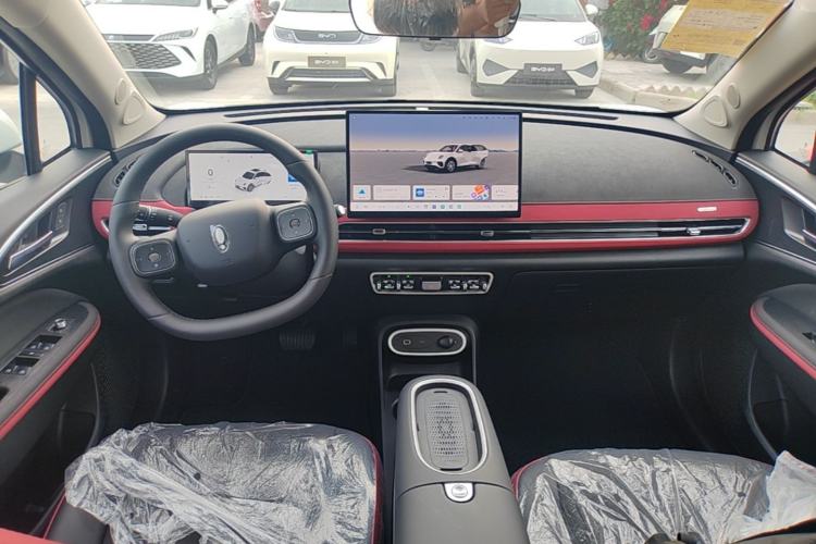 Used ORA Good Cat GT 2025 Model, Mulan Edition, 430km Luxury Version Center Console