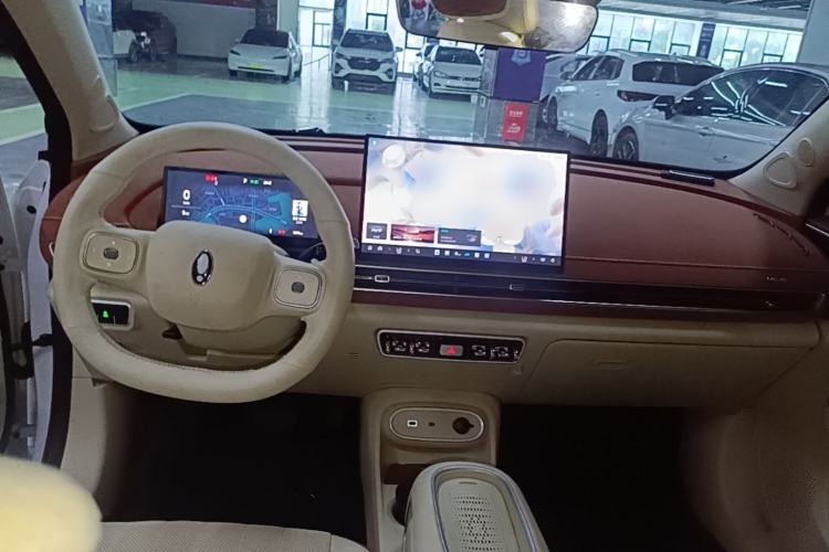 Used ORA Good Cat GT 2025 Model, Mulan Edition, 430km Luxury Version Center Console