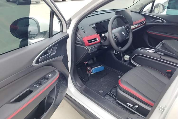 Used ORA Good Cat GT 2025 Model, Mulan Edition, 430km Luxury Version Driver Seat