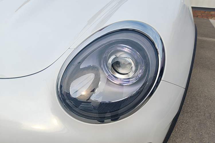 Used ORA Good Cat GT 2025 Model, Mulan Edition, 430km Luxury Version Left Front Headlight