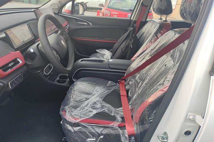 Used ORA Good Cat GT 2025 Model, Mulan Edition, 430km Luxury Version Left Front Seat