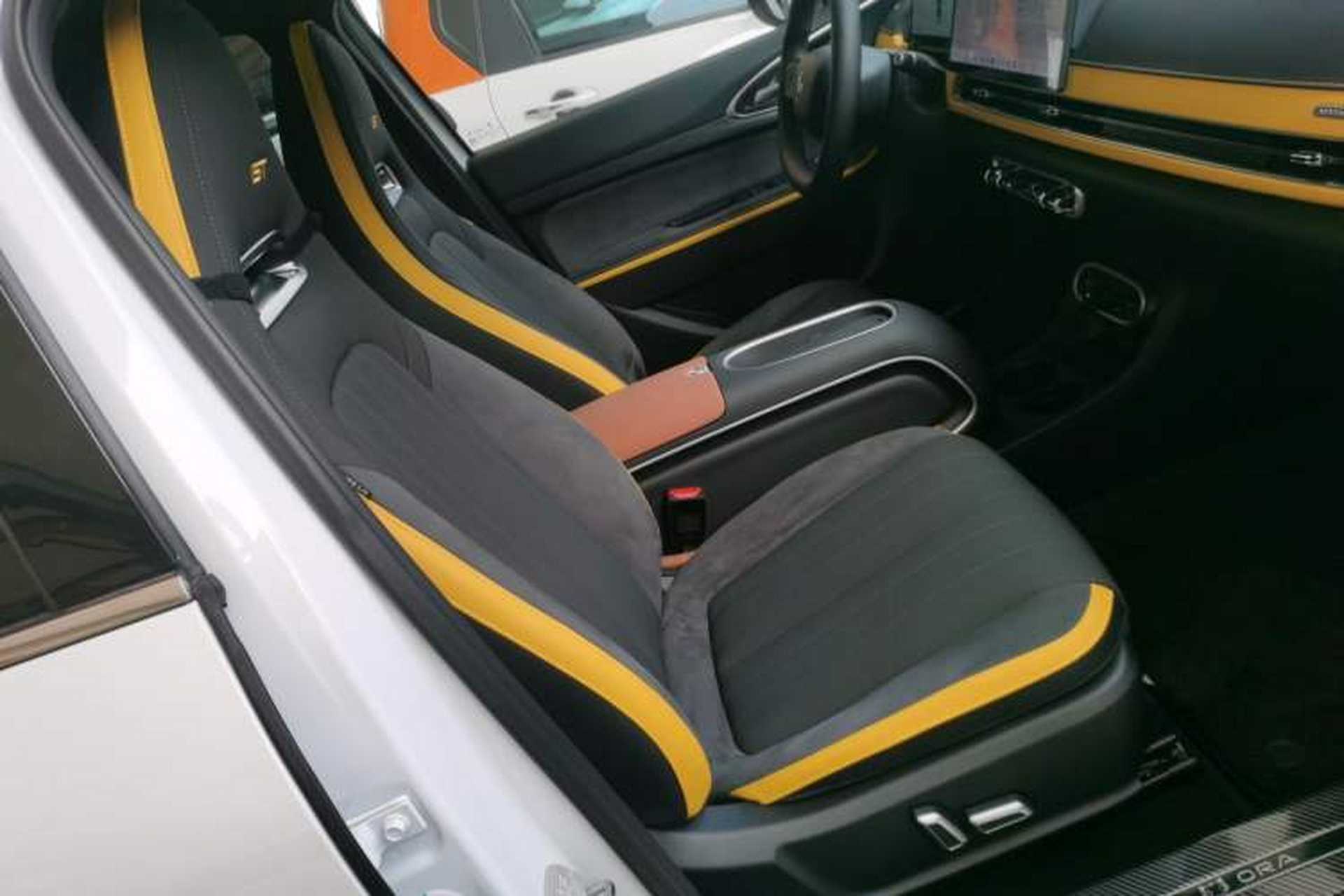 Used ORA Good Cat GT 2025 Model, Mulan Edition, 430km Prestige Version Right Front Seat