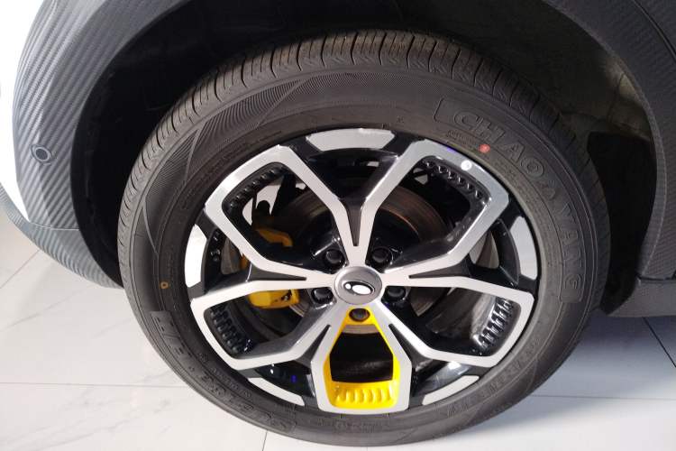 Used ORA Good Cat GT 2025 Model, Mulan Edition, 430km Prestige Version Right Rear Wheel Hub