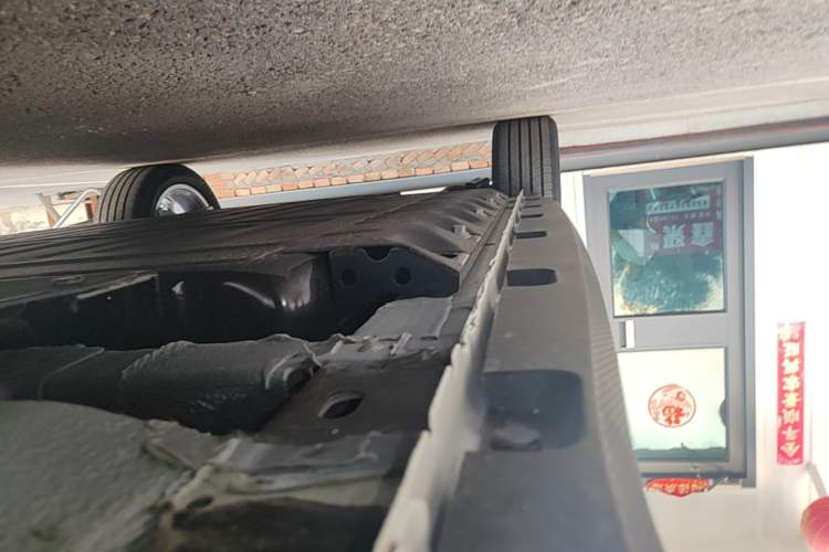 Used ORA Good Cat GT 2025 Model, Mulan Edition, 430km Luxury Version Right Side Sill
