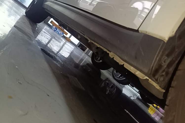 Used ORA Good Cat GT 2025 Model, Mulan Edition, 430km Luxury Version Right Side Sill