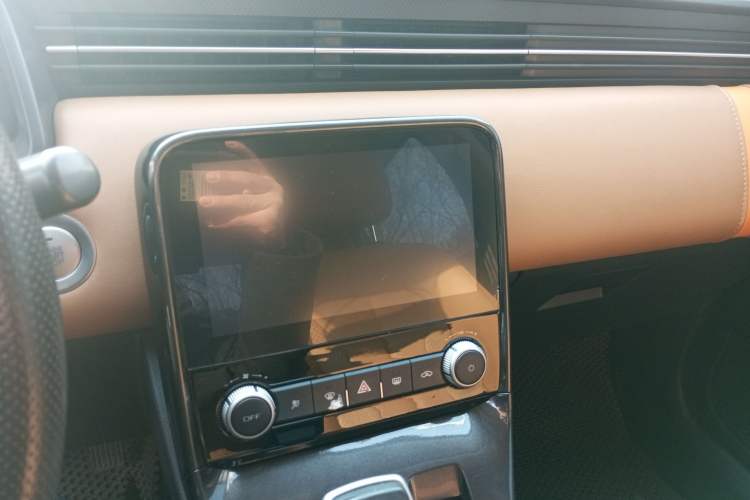 Used ORA iQ 2018 High-Range Version Smart Connectivity Model Audio And AC Panel