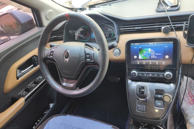 Used ORA iQ 2018 High-Range Version Smart Connectivity Model Center Console