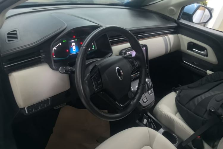 Used ORA iQ 2018 High-Range Version Smart Connectivity Model Center Console