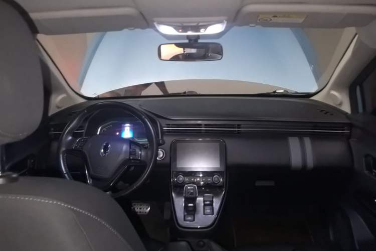 Used ORA iQ 2018 High-Range Version Smart Connectivity Model Center Console