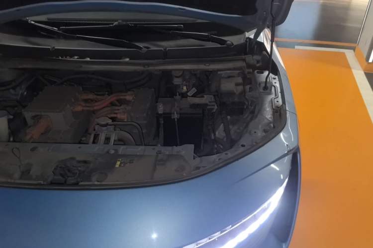 Used ORA iQ 2018 High-Range Version Smart Connectivity Model Engine Bay Left