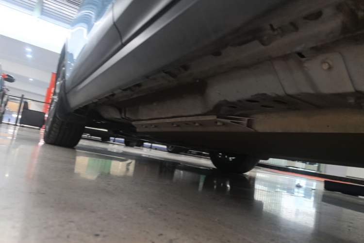 Used ORA iQ 2018 High-Range Version Smart Connectivity Model Left Side Sill