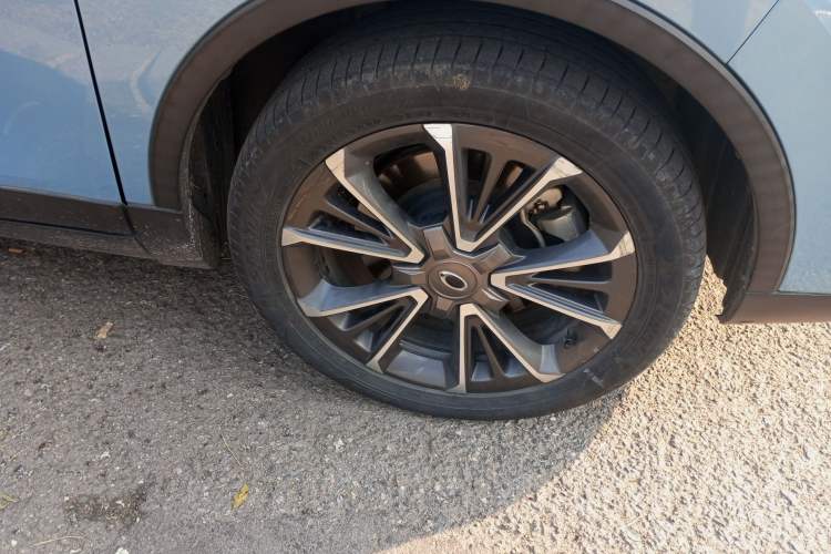 Used ORA iQ 2018 High-Range Version Smart Connectivity Model Right Front Wheel Hub