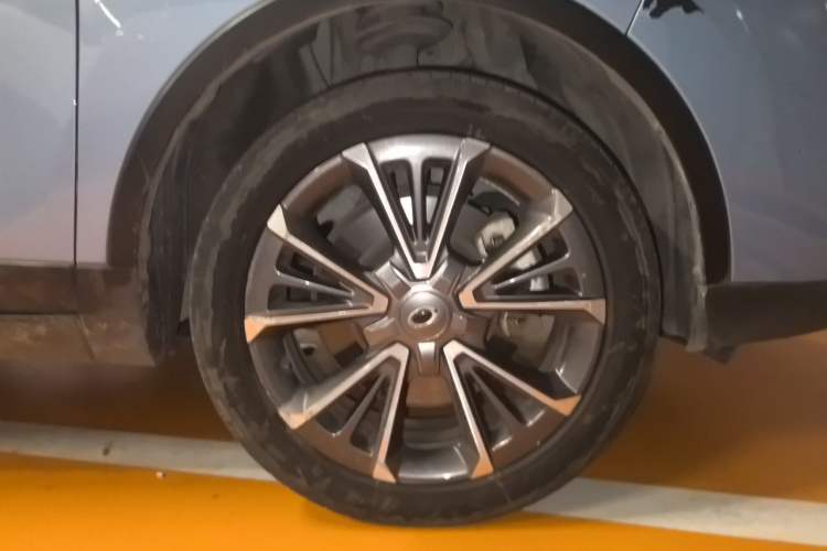 Used ORA iQ 2018 High-Range Version Smart Connectivity Model Right Front Wheel Hub