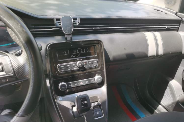 Used ORA iQ 2018 High-Range Model Ambitious Version Audio And AC Panel