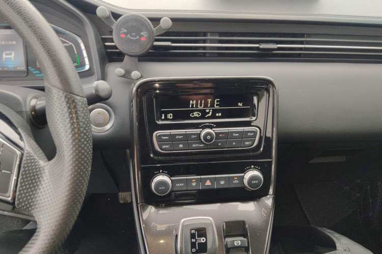 Used ORA iQ 2018 Ambitious Version Audio And AC Panel