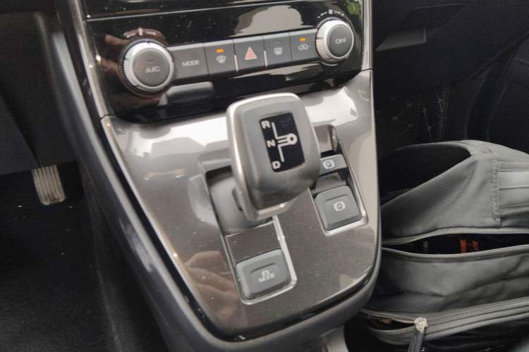 Used ORA iQ 2018 Ambitious Version Gear Lever