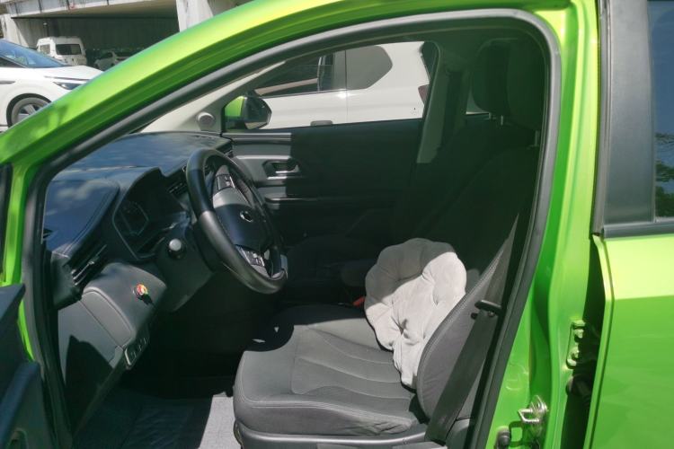Used ORA iQ 2018 High-Range Model Ambitious Version Left Front Seat