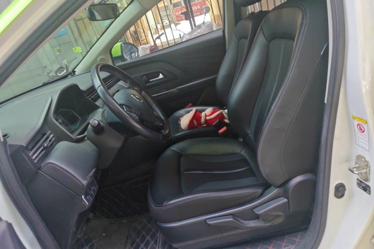 Used ORA iQ 2018 High-Range Version Smart Connectivity Model Left Front Seat