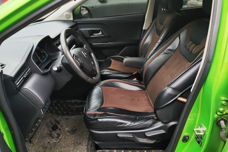 Used ORA iQ 2018 High-Range Model Ambitious Version Left Front Seat
