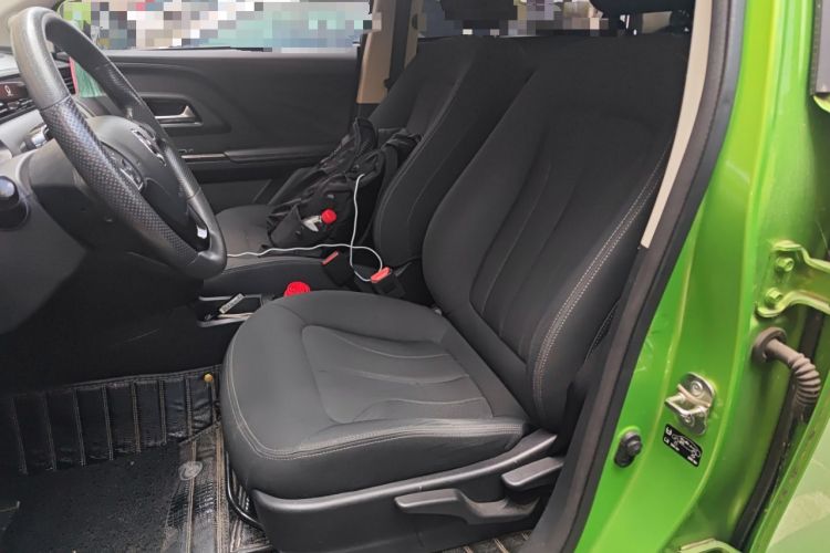Used ORA iQ 2018 High-Range Model Ambitious Version Left Front Seat