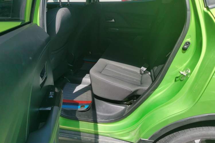 Used ORA iQ 2018 High-Range Model Ambitious Version Left Rear Seat