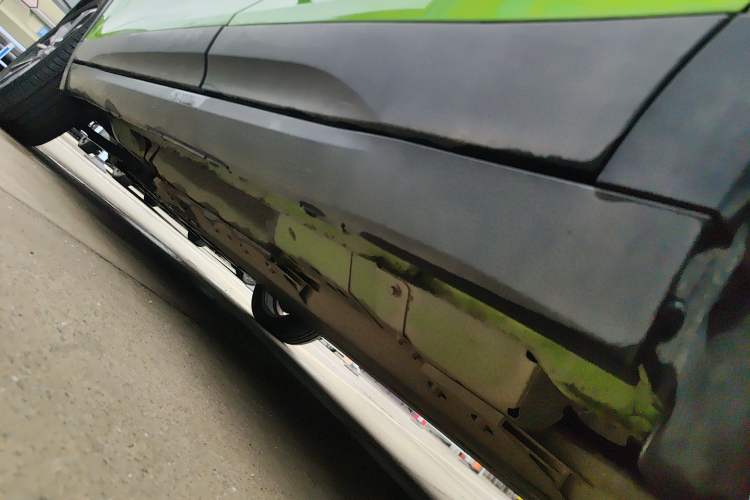 Used ORA iQ 2018 High-Range Model Ambitious Version Left Side Sill