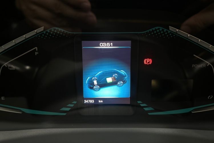 Used ORA iQ 2018 Ambitious Version Odometer Close Up