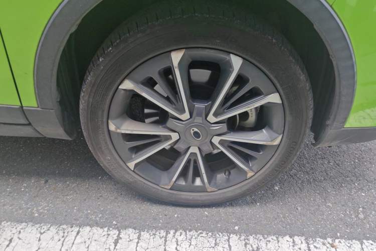 Used ORA iQ 2018 High-Range Version Smart Connectivity Model Right Front Wheel Hub