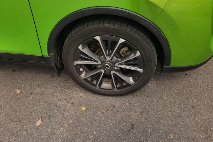 Used ORA iQ 2018 High-Range Version Smart Connectivity Model Right Front Wheel Hub