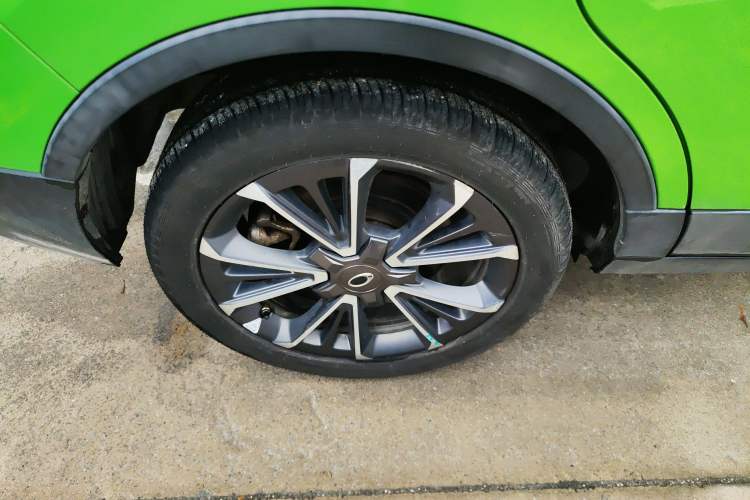 Used ORA iQ 2018 High-Range Model Ambitious Version Right Rear Wheel Hub