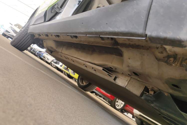Used ORA iQ 2018 Smart Connectivity Model Right Side Sill