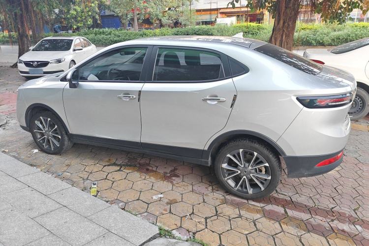 Used ORA iQ 2018 High-Range Version Smart Connectivity Model Exterior 3