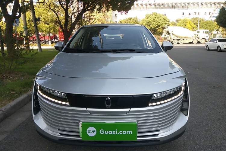 Used ORA iQ 2018 High-Range Version Smart Connectivity Model Front