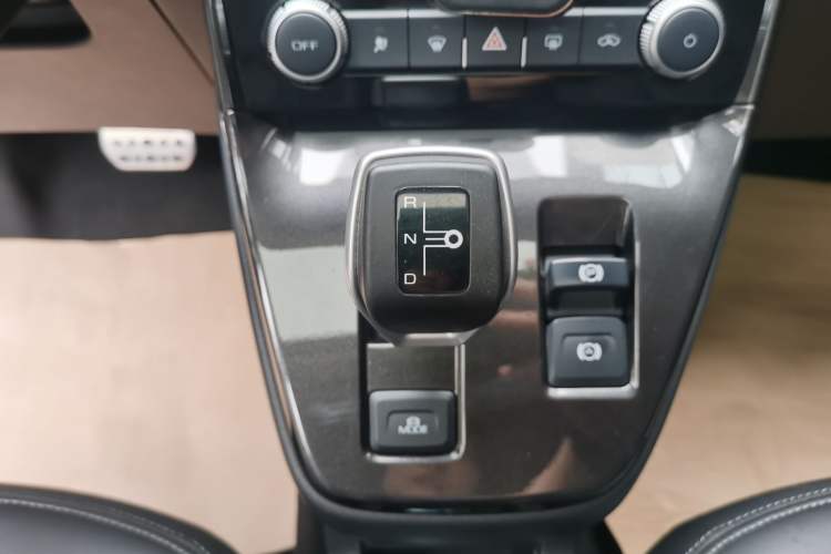 Used ORA iQ 2018 High-Range Model Smart Enjoyment Version Gear Lever