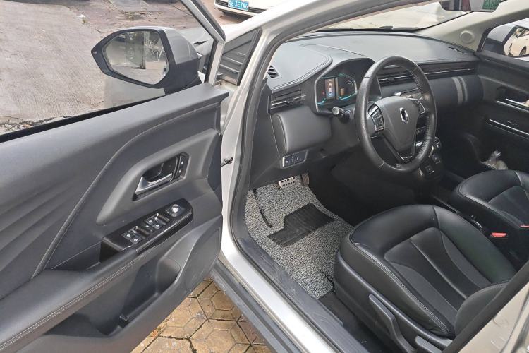 Used ORA iQ 2018 High-Range Version Smart Connectivity Model Interior 3