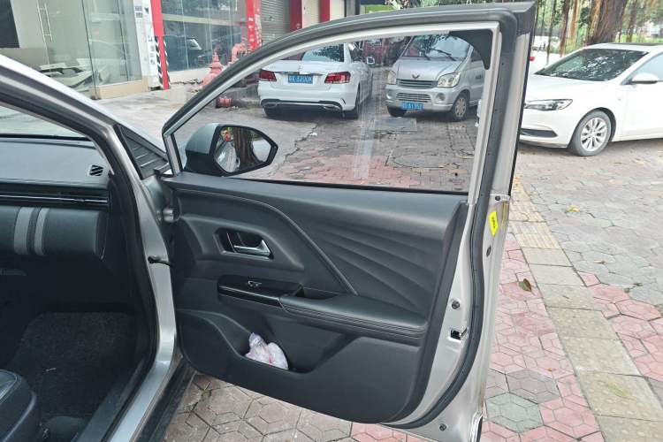 Used ORA iQ 2018 High-Range Version Smart Connectivity Model Interior 5