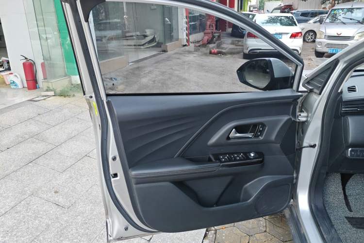 Used ORA iQ 2018 High-Range Version Smart Connectivity Model Interior 7