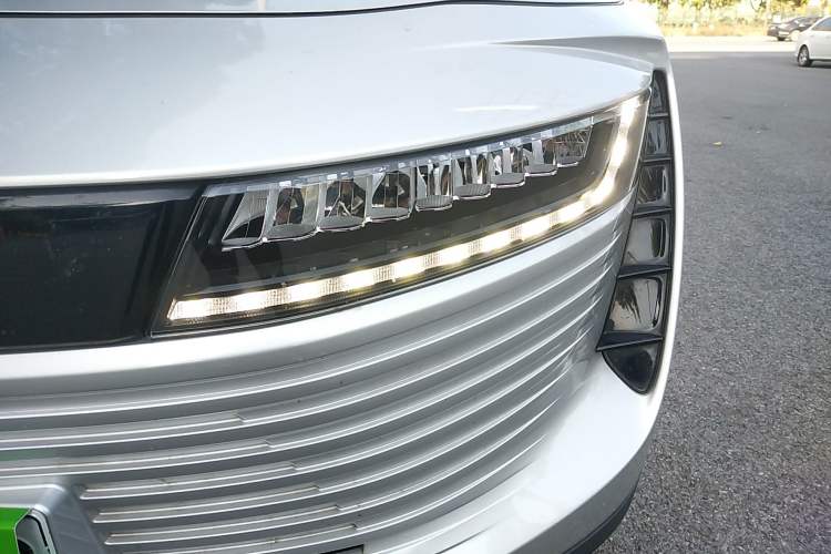 Used ORA iQ 2018 High-Range Version Smart Connectivity Model Left Front Headlight