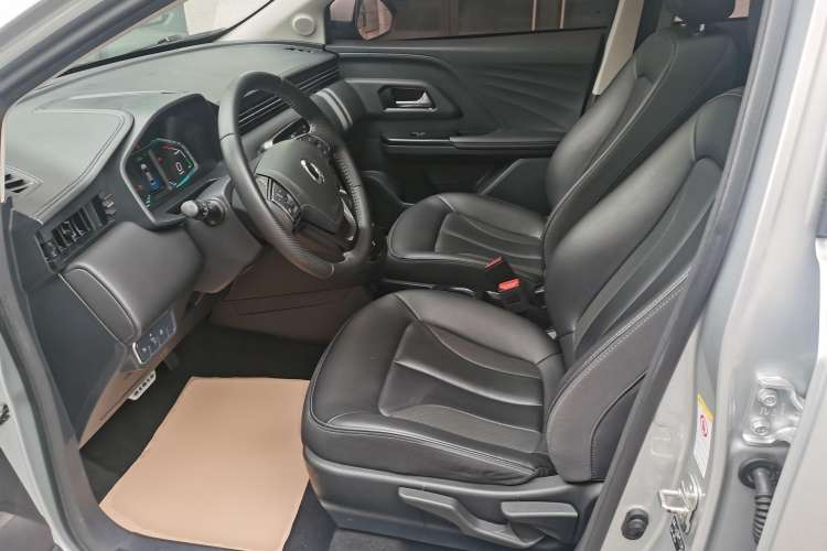 Used ORA iQ 2018 High-Range Model Smart Enjoyment Version Left Front Seat