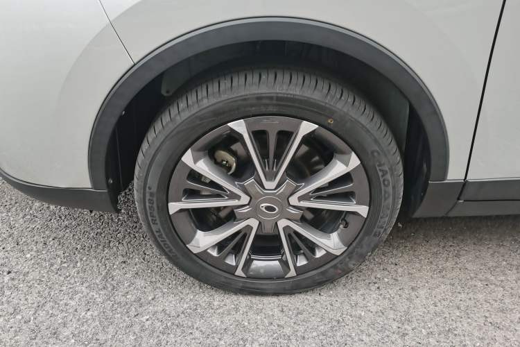 Used ORA iQ 2018 High-Range Model Smart Enjoyment Version Left Front Wheel Hub