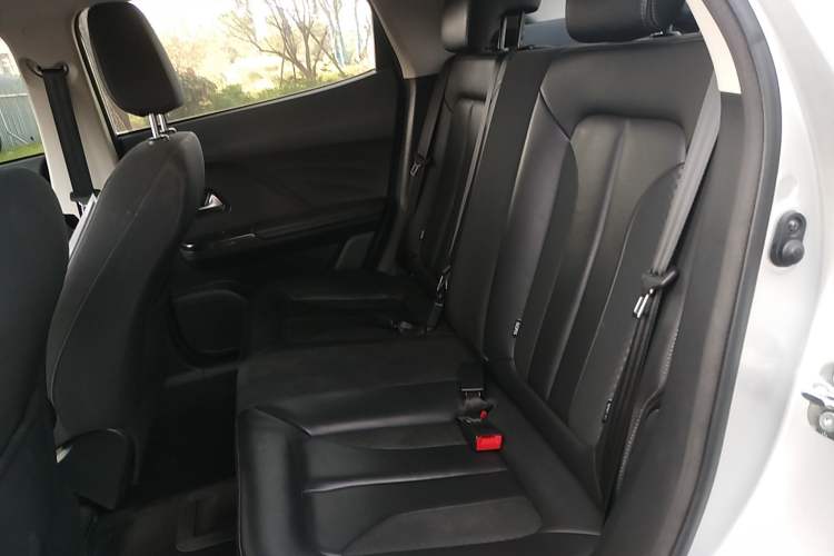 Used ORA iQ 2018 High-Range Version Smart Connectivity Model Left Rear Seat