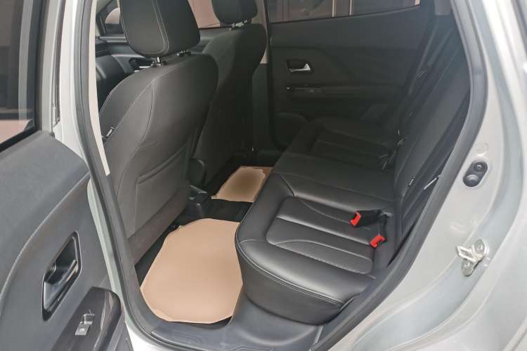 Used ORA iQ 2018 High-Range Model Smart Enjoyment Version Left Rear Seat