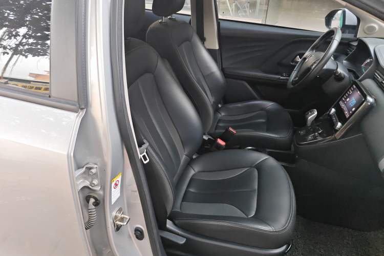Used ORA iQ 2018 High-Range Version Smart Connectivity Model Right Front Seat