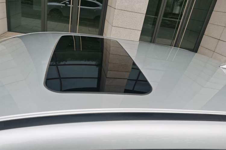 Used ORA iQ 2018 High-Range Model Smart Enjoyment Version Roof