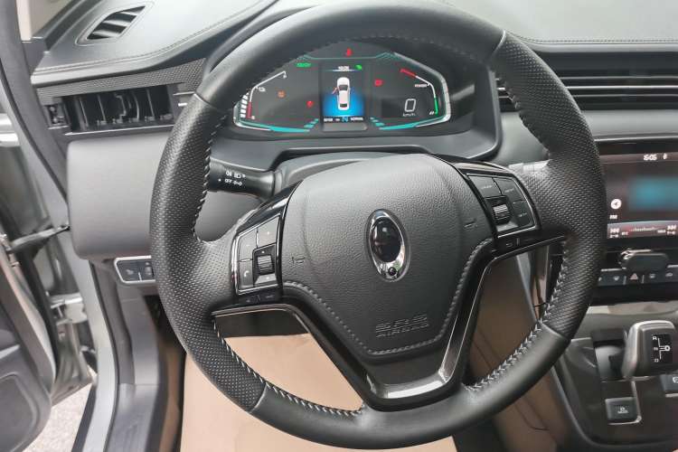 Used ORA iQ 2018 High-Range Model Smart Enjoyment Version Steering Wheel