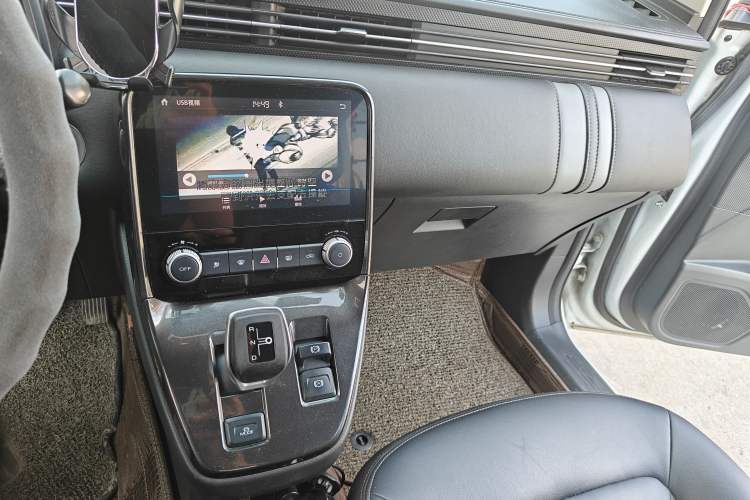 Used ORA iQ 2018 High-Range Version Smart Connectivity Model Audio And AC Panel