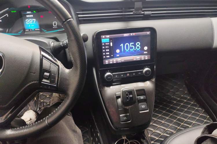 Used ORA iQ 2018 High-Range Version Smart Connectivity Model Audio And AC Panel