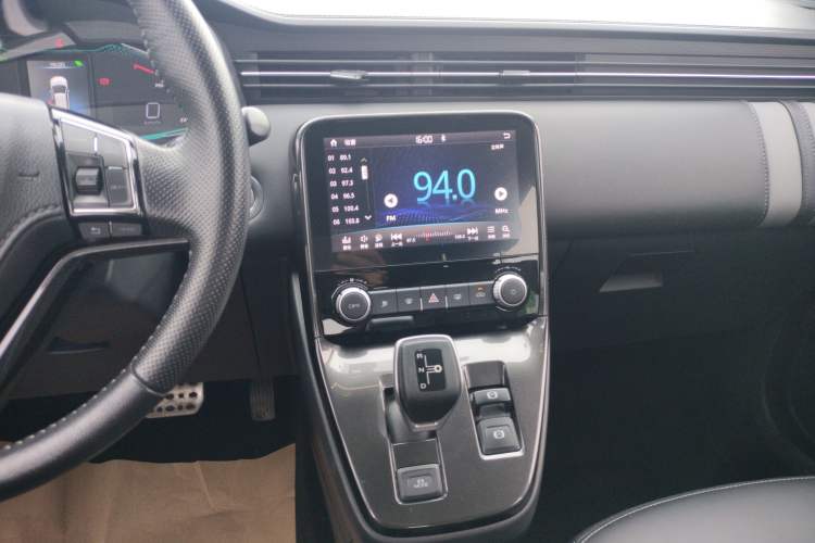 Used ORA iQ 2018 High-Range Version Smart Connectivity Model Audio And AC Panel